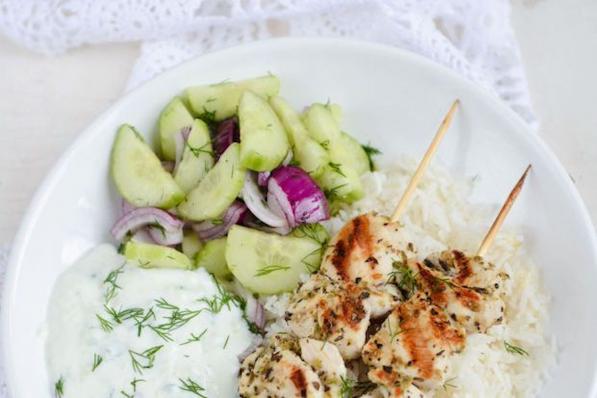 Griekse saté met tzatziki