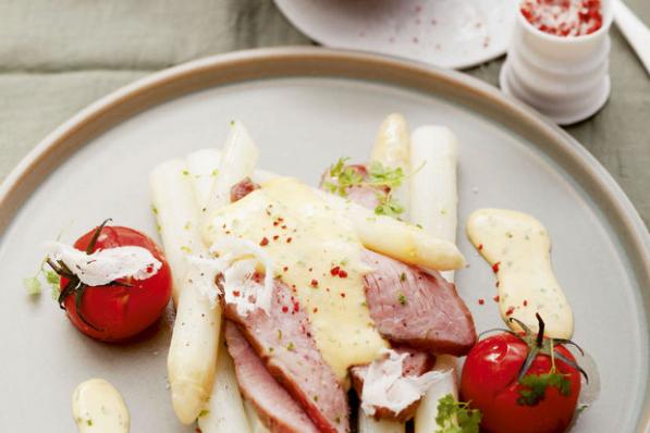 Kalfsgebraad met asperges en remouladesaus