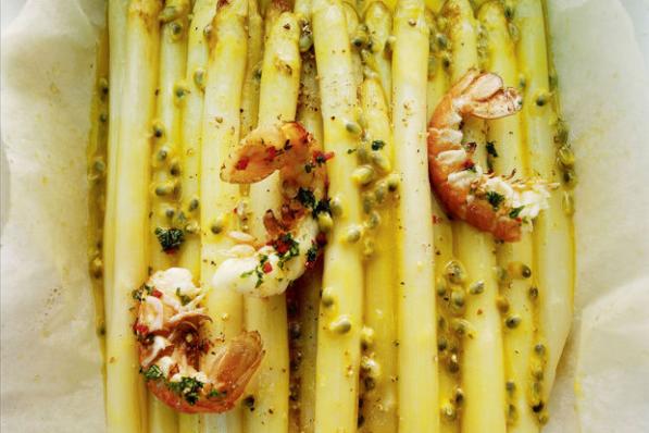 Asperges in papillot met gebakken langoustines