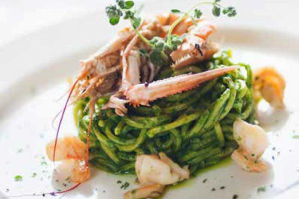 Pasta pesto met langoustines