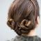 Coiffure avec de jolis macarons