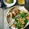 Zalmburger met quinoa, broccoli en spinazie (4 pers. – 30 min.)