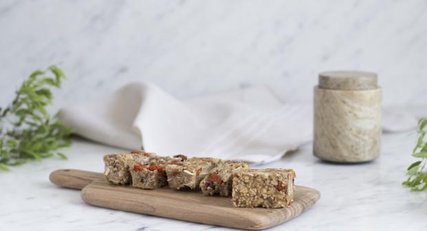 Homemade granola bars van Floom