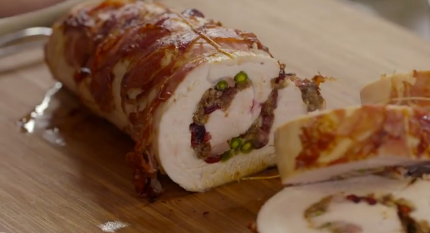 Ilse kookt: kalkoenrollade met veenbessen en appelcrumble