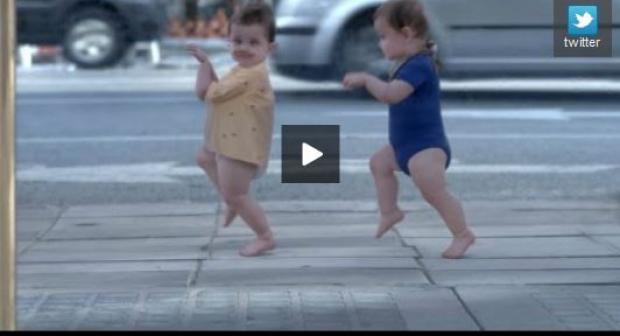Bébés danseurs, la nouvelle pub d'Evian fait le buzz