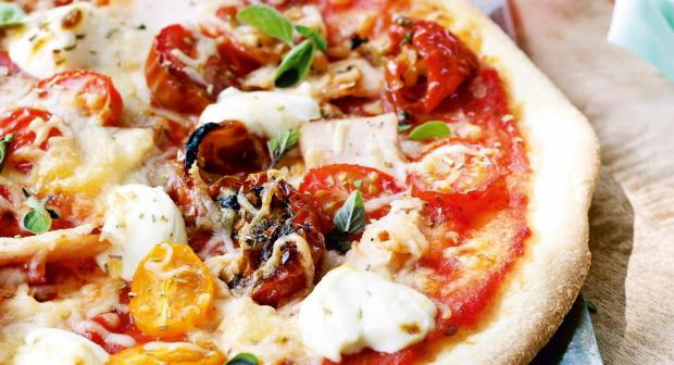 Zelf pizza maken: 50 recepten waar je sowieso mee scoort