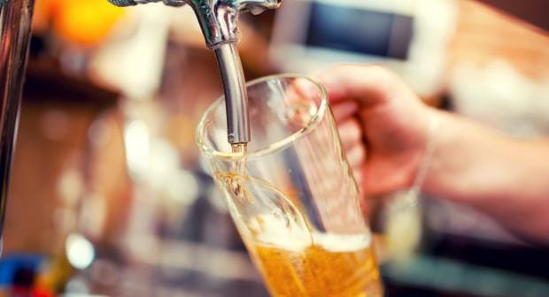 Bier inschenken als een pro? Zo doe je dat!