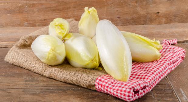 Au secours! Comment rendre les chicons moins amers?