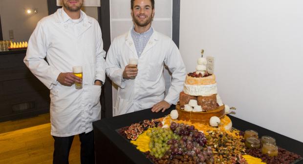 Pour votre mariage, optez pour une pièce montée en fromage!