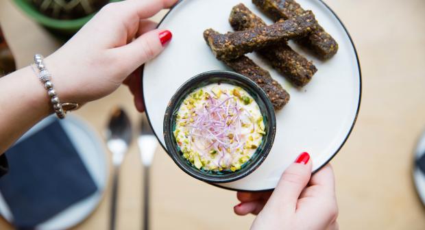 Frites de halloumi: la recette piquée chez le Libanais Semsom