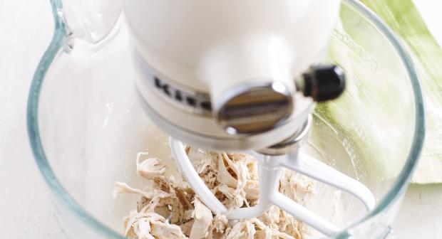 Keukentruc: zo maak je snel kipreepjes