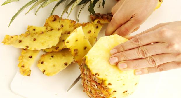 Comment découper un ananas en 5 étapes simples - Cuisine et
