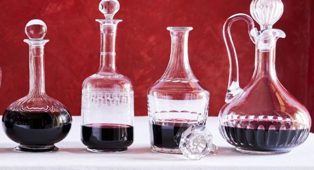Carafer, décanter, nos conseils d'expert pour bien utiliser votre carafe à  vin