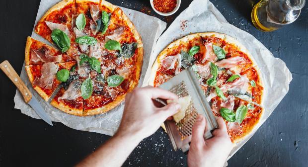 4 façons de pimper une pizza surgelée