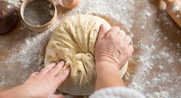 Brood bakken in de airfryer: doen of niet?