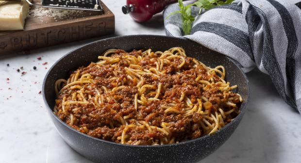 À quoi sert le trou dans la cuillère à spaghettis?