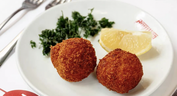 Voici où manger LA meilleure croquette aux crevettes de Bruxelles