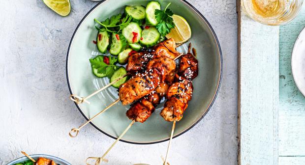 Met dit trucje blijft vlees of vis niet aan de barbecue plakken
