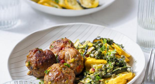 Zelf gehaktballetjes maken: zo rol je de perfecte balletjes