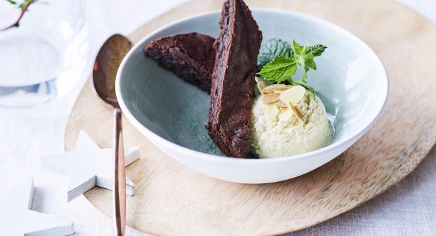 Deze desserten worden nóg lekkerder met een bolletje ijs