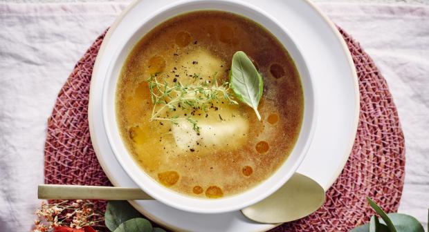 Heldere soep: tips en recepten voor je favoriete consommé