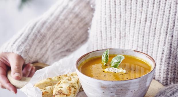 Soep meenemen naar het werk: 30 makkelijke recepten