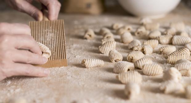 Hoe rol je gnocchi? Zo maak je perfecte ribbeltjes