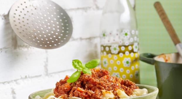 Wat zijn de juiste ingrediënten voor een klassieke bolognesesaus?