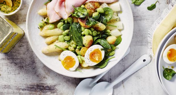Salade met asperges: 30 lentefrisse ideeën