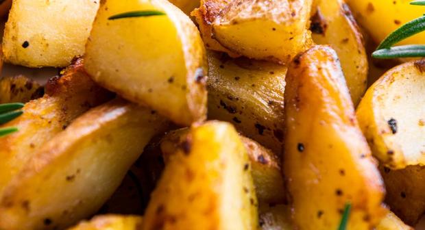 Wat is de beste manier om patatjes te bakken?