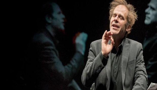 Koen De Sutter ontroert als ontheemde, gekraakte ziel in 'Het kleine