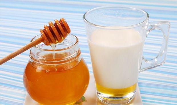 drinken som soort Een tip voor elke sporter: een goed glas warme melk met honing voor het  slapengaan - KW.be