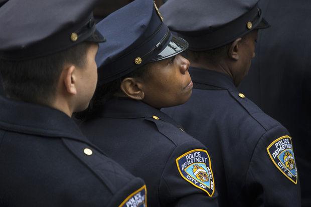 USA un policier blanc tue un homme noir nu et non arm qui s tait