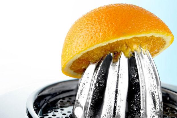 Les jus de fruits pressés contiennent-ils vraiment autant de sucre