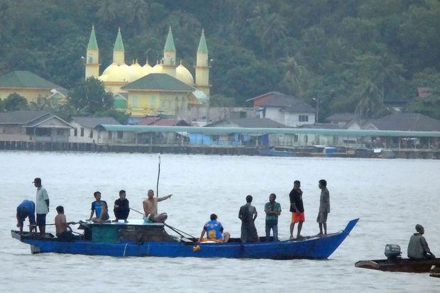 Au Moins Dix Morts Lors Du Chavirement D'un Bateau De Touristes En ...