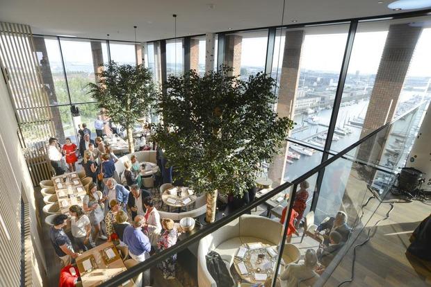 Rooftoprestaurant Njord kijkt uit over haven van Zeebrugge - KW.be