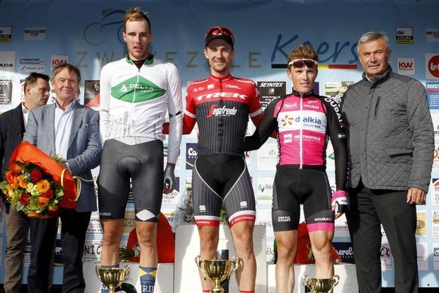 Edward Theuns wint Zwevezele Koerse, de laatste ...