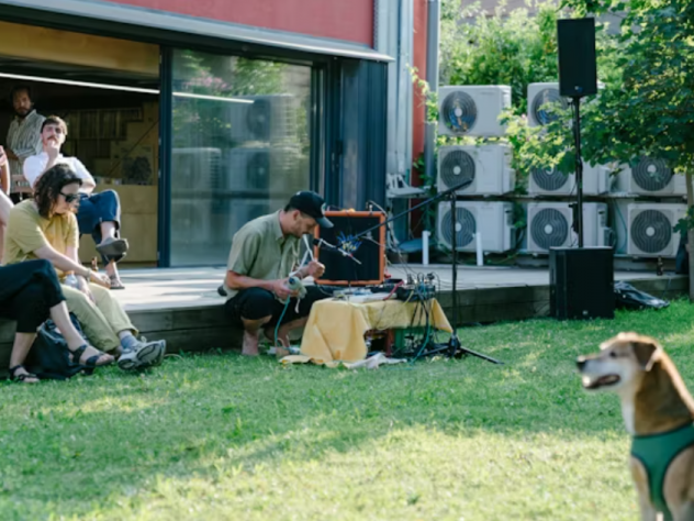 Concert chien - Musée d'art contemporain d'Anvers