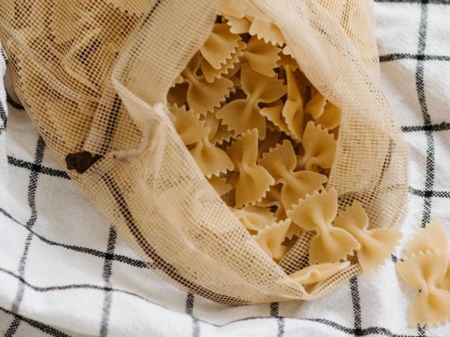 hack pasta afgieten
