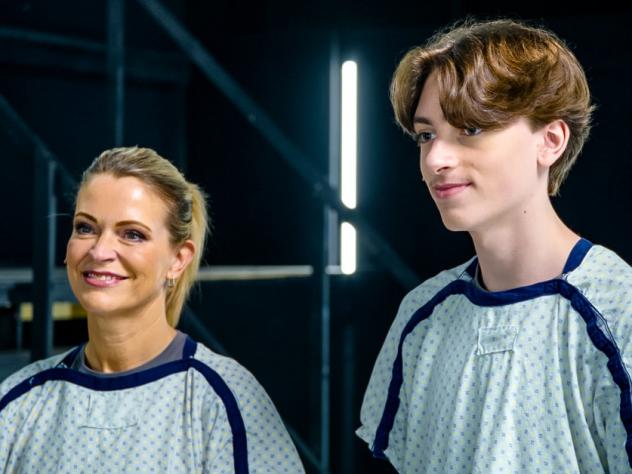 karen damen en zoon sky