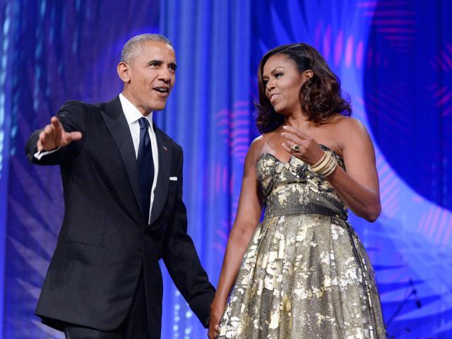 Michelle-et-Barack-Obama-signent-un-contrat-avec-Netflix