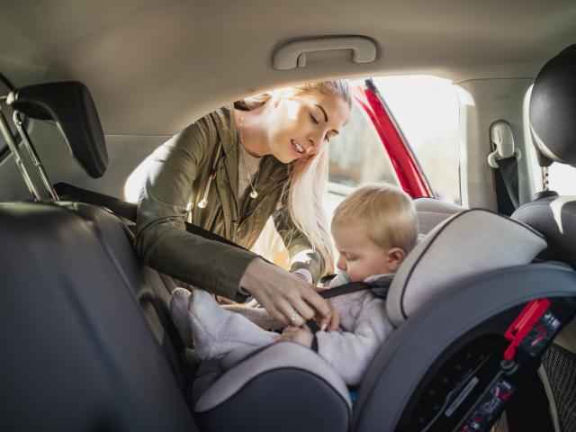 hoelang mag je baby in autostoel zitten?