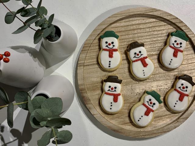 koekjes versieren sneeuwman