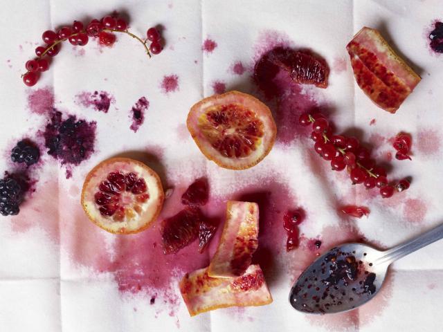 Comment enlever les taches de fruits rouges?