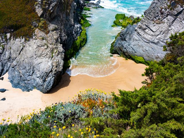 Verbogen stranden in Portugal