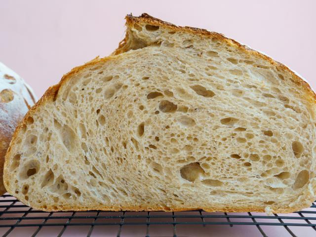 Hoe hou je de korst van brood zo lang mogelijk krokant?