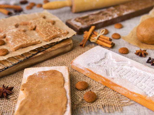Speculaasdeeg in speculaasvorm