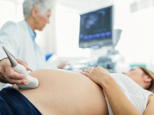 bébé en siège
