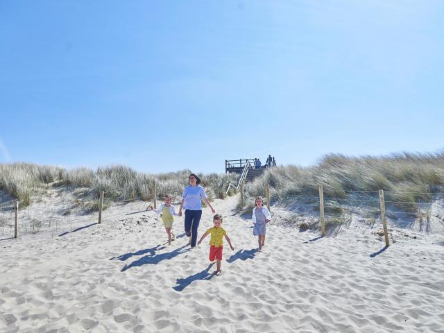 wandelen met kinderen aan de kust