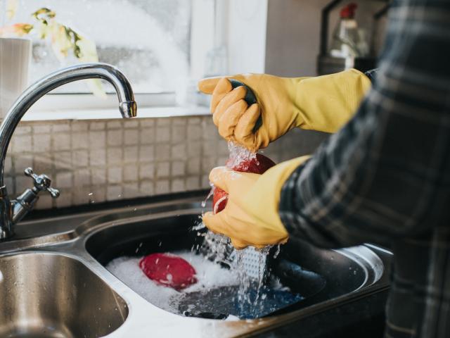 afwassen vaatwasser goedkoper